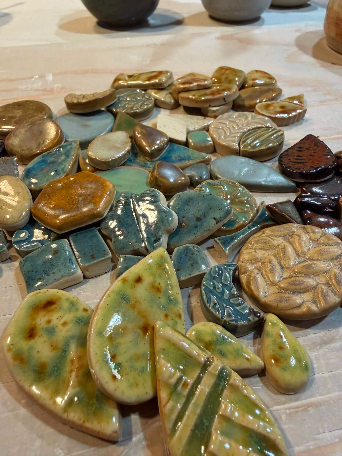 Workshop mozaïek met keramische tegeltjes. Dinsdag 17 november 19.00 uur - 22.00 uur.