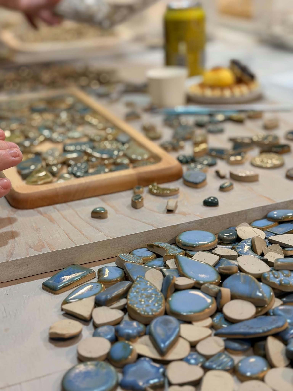 Workshop mozaïek met keramische tegeltjes. Dinsdag 17 november 19.00 uur - 22.00 uur.