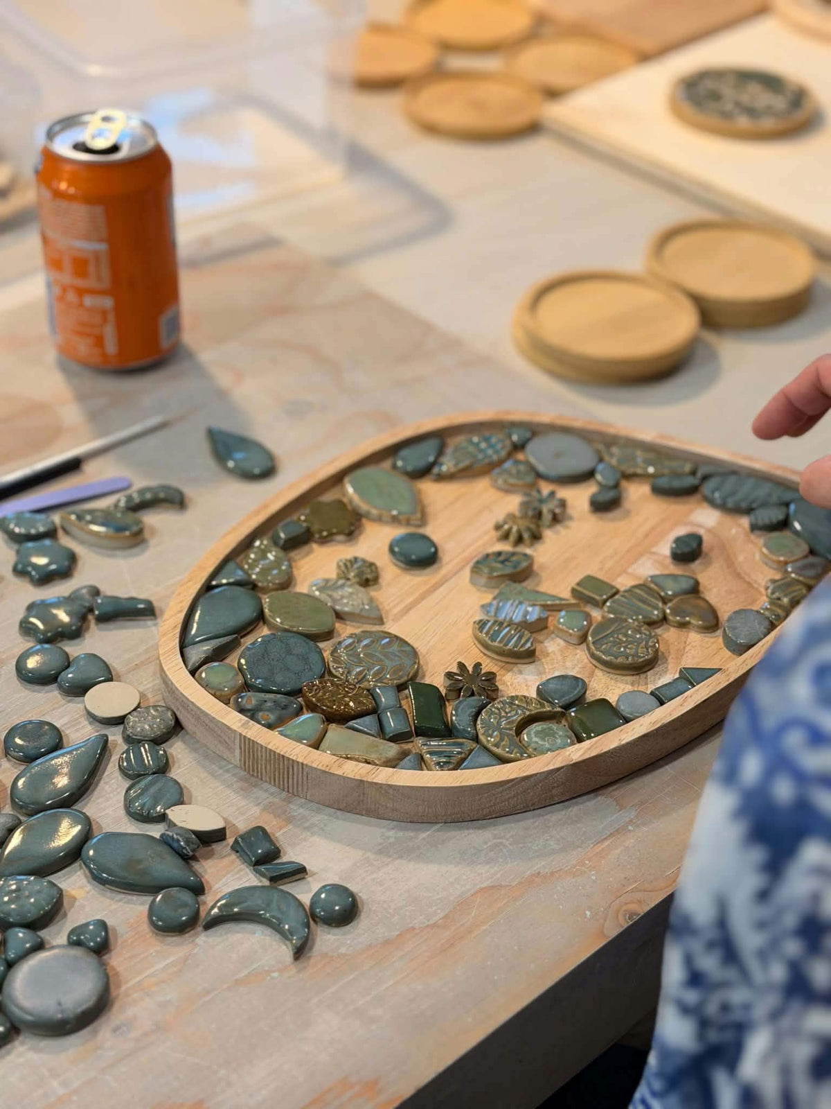 Workshop mozaïek met keramische tegeltjes. Dinsdag 17 november 19.00 uur - 22.00 uur.